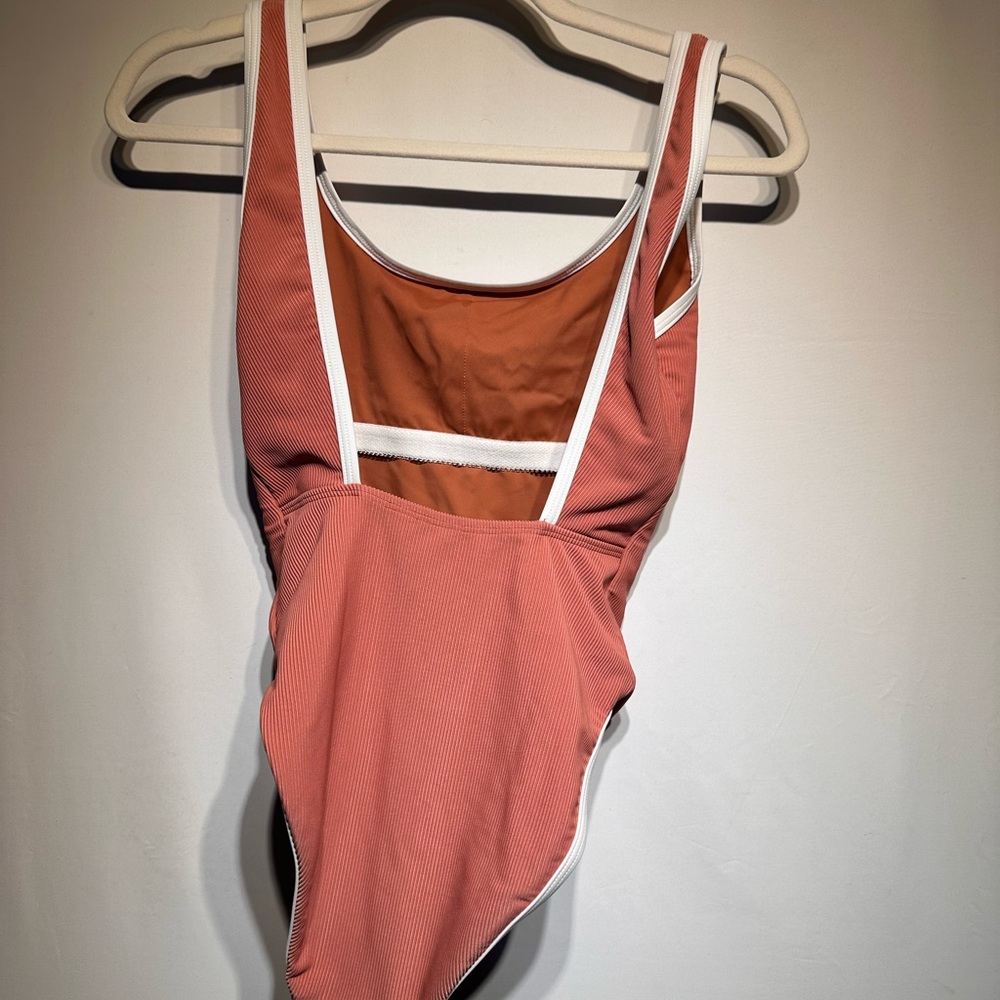 LainSnow Coral Swimsuit with White Accents - Picture 4 of 8